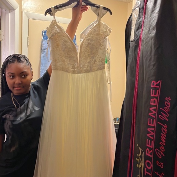 Sherri Hill Wedding Dress - Picture 2 of 3